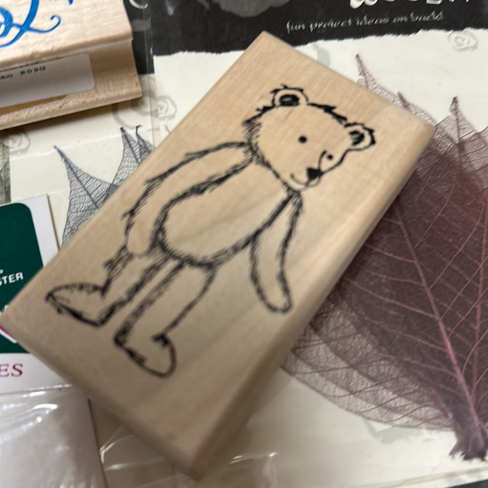 New and like new stamps and supplies - Picture 4 of 10